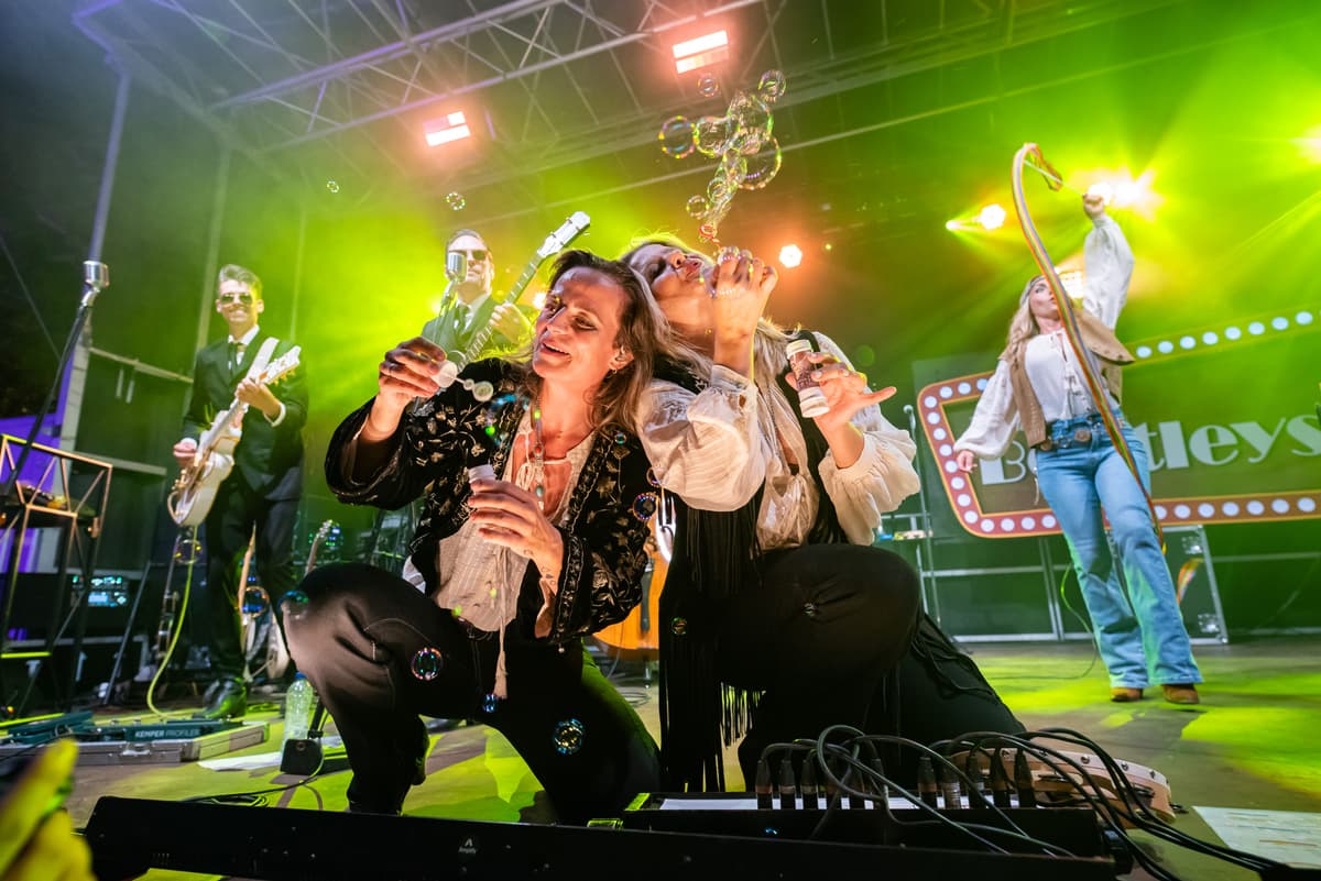 The Bentleys boeken voor een bedrijfsfeest